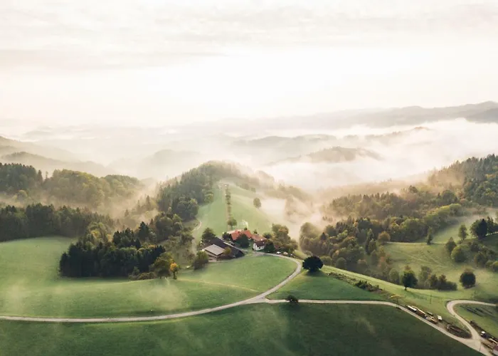 Апартаменты Serschenhof- Auszeit Ueber Dem Stall Лойчах